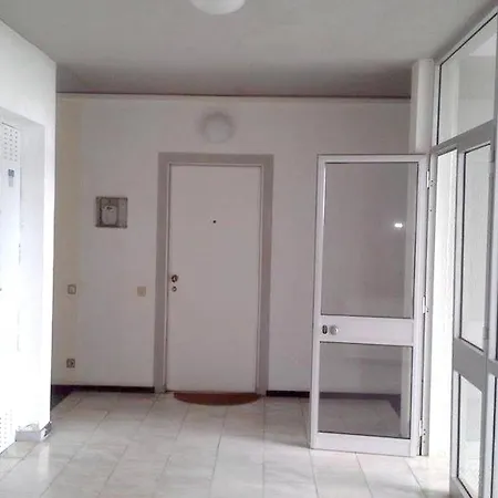 Apartment With One Bedroom In Funchal With Wonderful Sea View Balcony And Wifi 750 M From The Beach Funchal (Madeira)