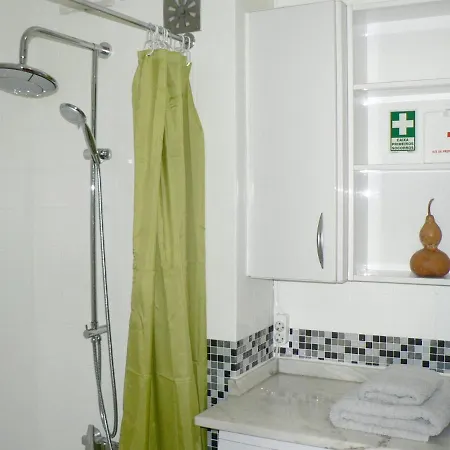 With One Bedroom In Funchal With Wonderful Sea View Balcony And Wifi 750 M From The Beach * Funchal (Madeira)